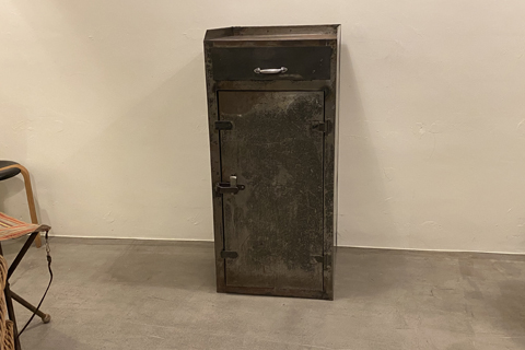 Metal 2door cabinet
