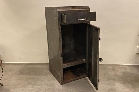 Metal 2door cabinet